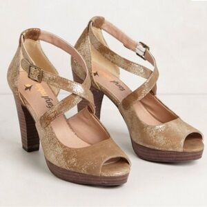 Farylrobin Shimmery Gold Crisscross Peep-Toe Platform Heels sz 7.5